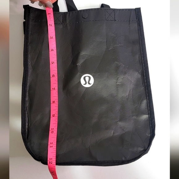 Lululemon Black and White Reusable Small Tote Bag - Picture 2 of 6